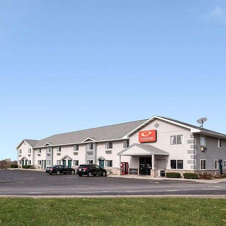 Econo Lodge Inn & Suites Canandaigua Zewnętrze zdjęcie