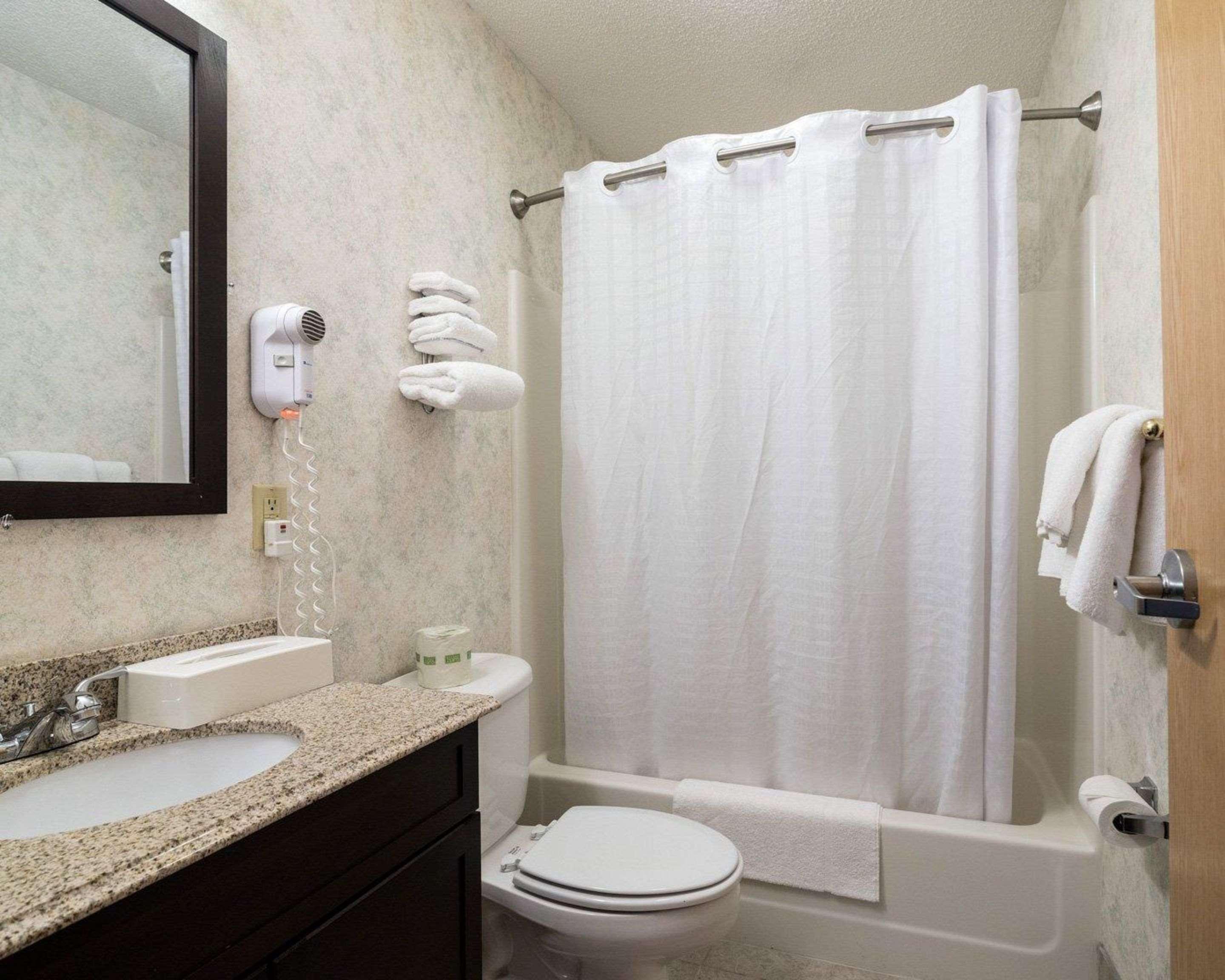 Econo Lodge Inn & Suites Canandaigua Zewnętrze zdjęcie