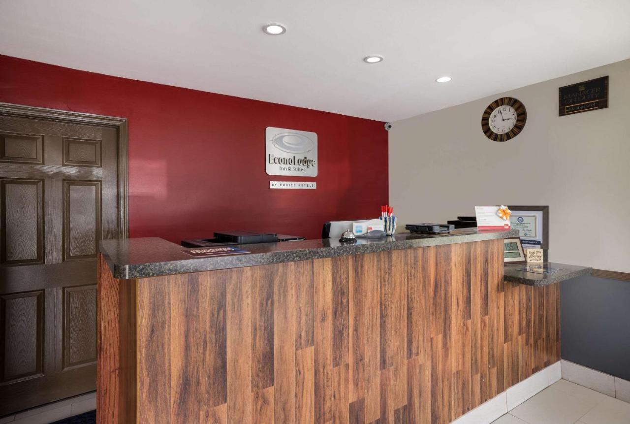 Econo Lodge Inn & Suites Canandaigua Zewnętrze zdjęcie
