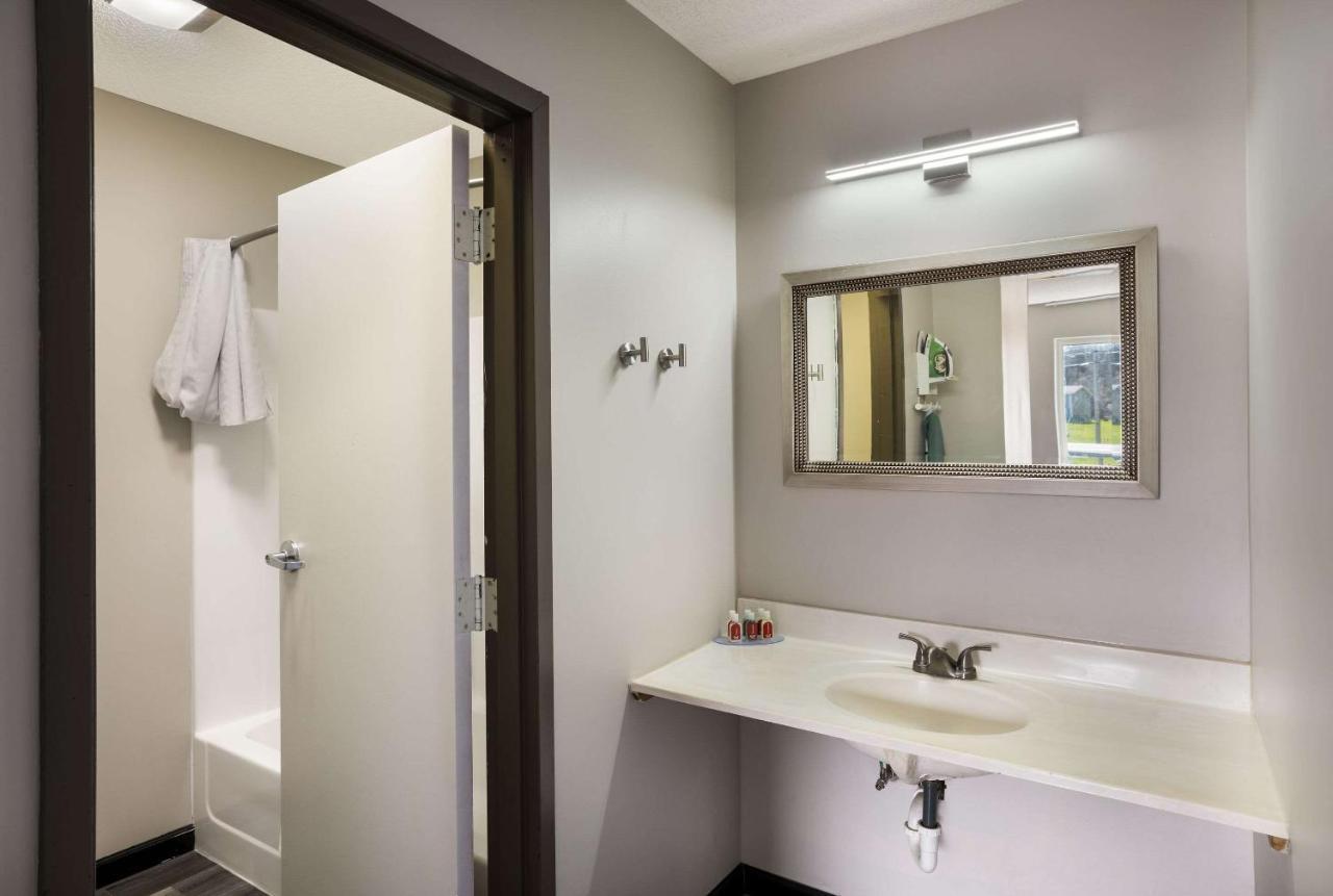 Econo Lodge Inn & Suites Canandaigua Zewnętrze zdjęcie