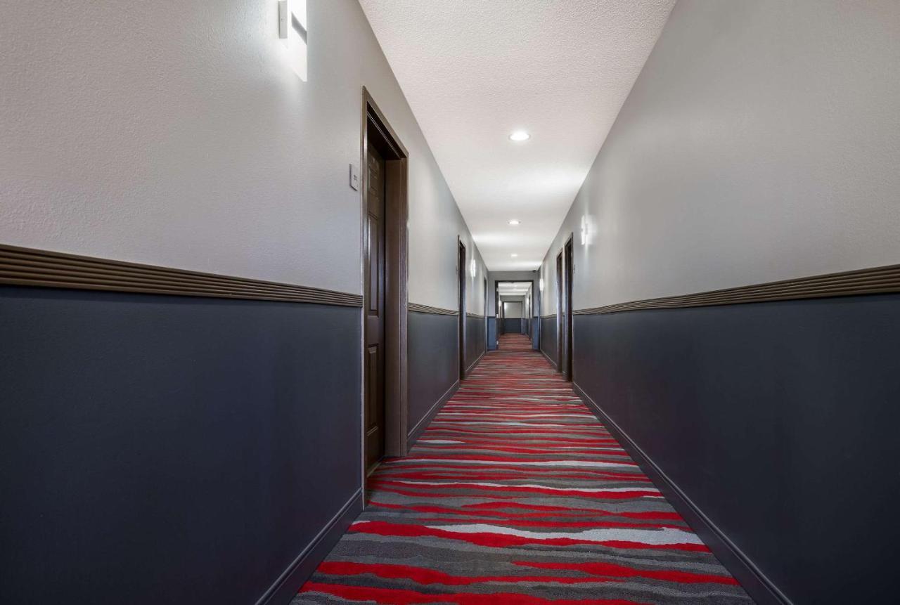 Econo Lodge Inn & Suites Canandaigua Zewnętrze zdjęcie